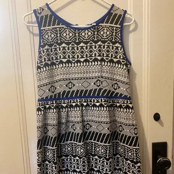Large Black & White, Short, A-line, Sleeveless, Geometric Dress with Blue Piping - Picture 1 of 2